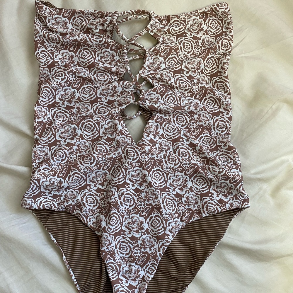Acacia bronx one piece in Java